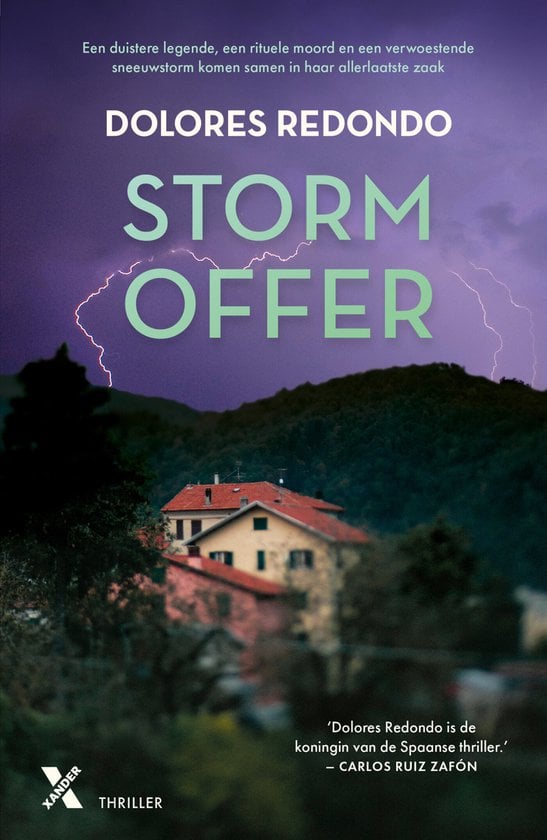 Er woed een storm, er is onweer te zien boven de bossen. Voor de bossen ligt een huis.